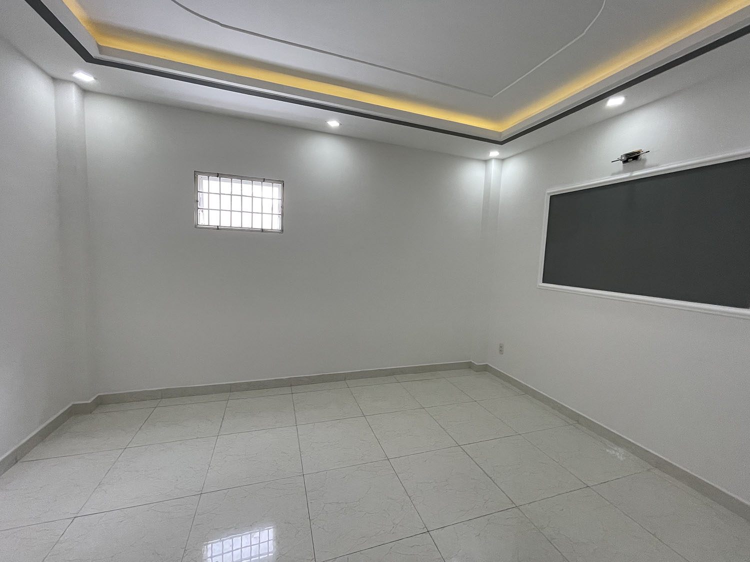Bán nhà Hoàng Hoa Thám, Quận Bình Thạnh tuyệt phẩm 3 lầu (4,5m x 12m) đẹp lung linh hẻm ôtô khu VIP